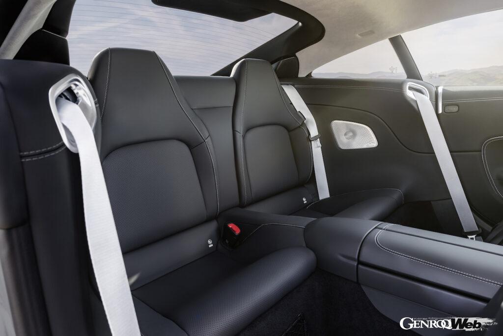 新型「メルセデスAMG GT クーペ」のインテリア。