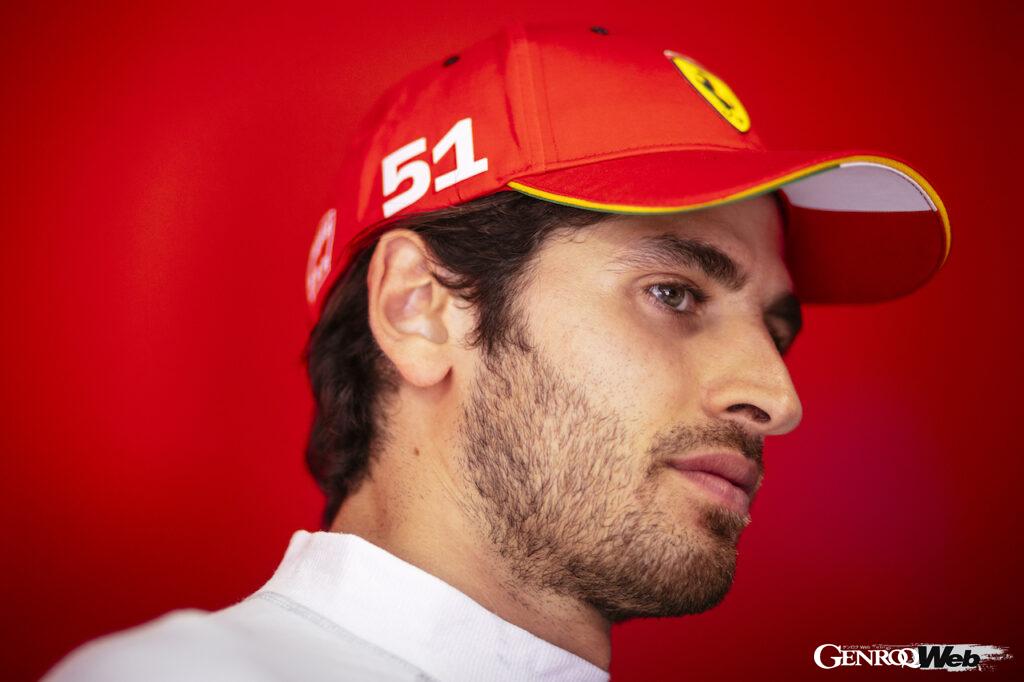 スティント前か、スティント後か、ドライバーによって食事を摂るタイミングも様々。ジョヴィナッツィ(写真)はメインの食事2回に、随時スナックを追加している。