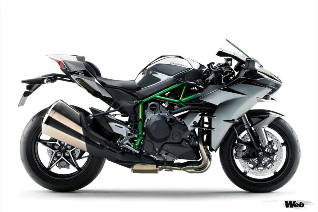 公道仕様のニンジャH2。保安部品の装着のほか、エンジンの仕様や性能、マフラー、エアロデバイス等々、クローズドコース専用車のH2Rとはディテールが異なる。