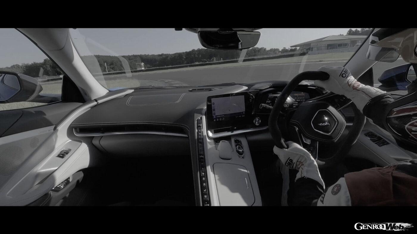 C8コルベットの持つポテンシャルを試すのは、2004年のル・マン24時間を制覇したレーシングドライバー、荒聖治。