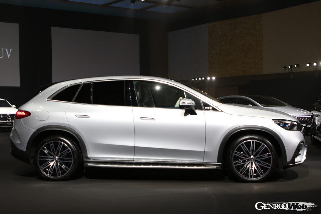 EQE SUVは、前後アクスルに電動パワートレイン「eATS」を搭載する、全輪駆動モデル。最高出力は292PS・最大トルクは765Nmという十分なパワーが確保された。