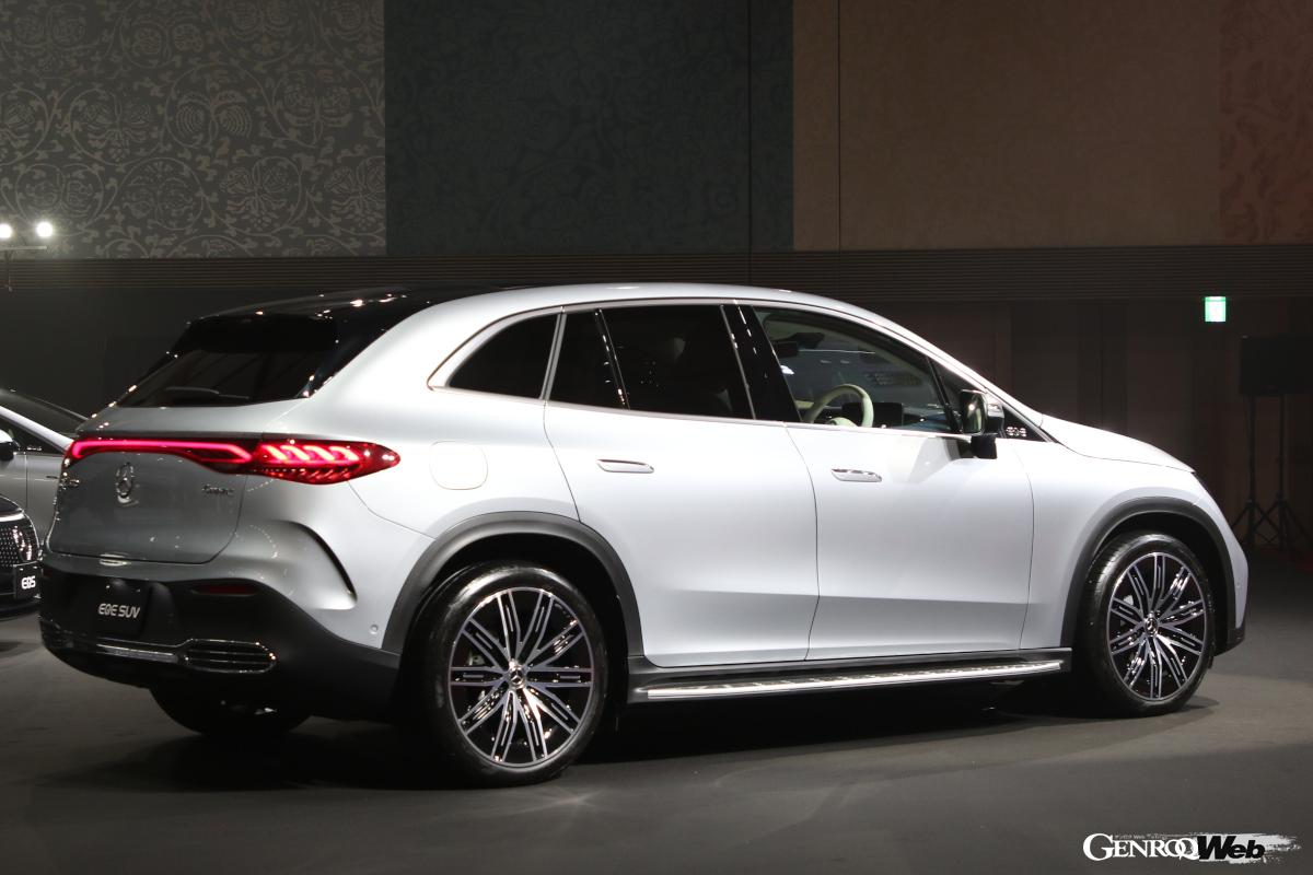 EQE SUVは、メルセデス・ベンツが開発した電気自動車専用プラットフォームを採用。これにより、Cd値0.25という優れた空力性能を実現している。