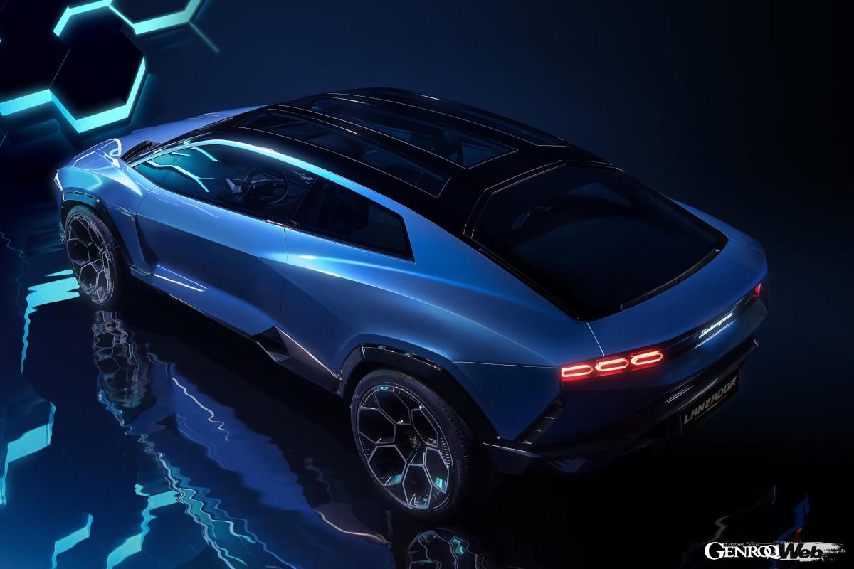 ドライビング・モードや走行状況に応じてエアロダイナミクスを最適化し、「アーバン」モードでは航続距離がさらに伸び、また「パフォーマンス」モードではドラッグが改善されるという。