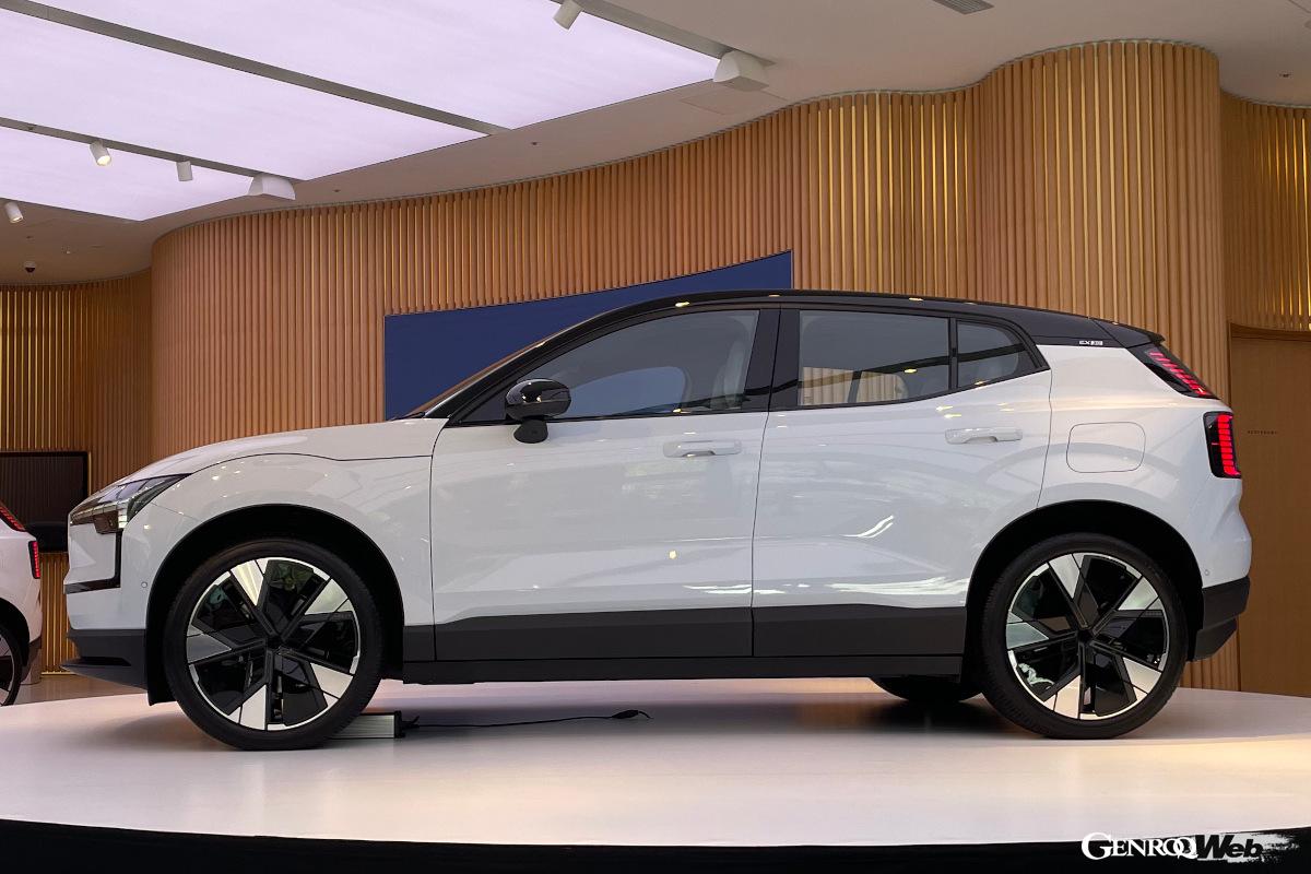 BEV専用プラットフォームを採用する「EX30」。ボルボの日本におけるBEVラインナップ「C40」「XC40」に次ぐ第3のモデルだ。
