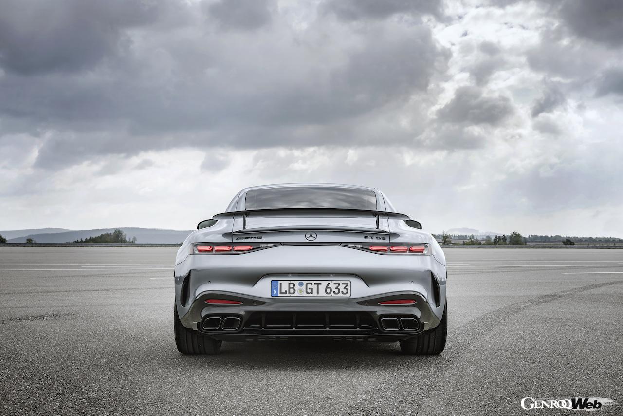 新型「メルセデスAMG GT クーペ」のエクステリア。