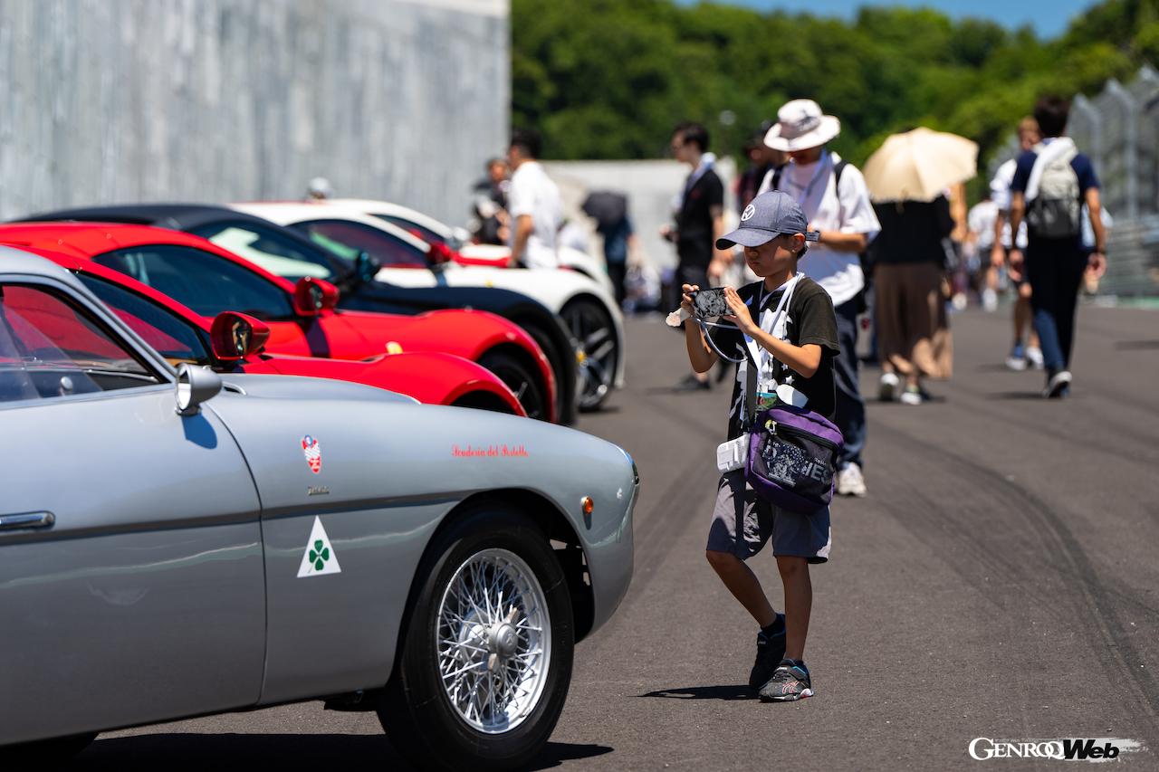 「THE MAGARIGAWA CLUB」のオープニングイベント、「房巛走巛祭 -BO SO SAI-」に集まった500台の貴重な車両たち。