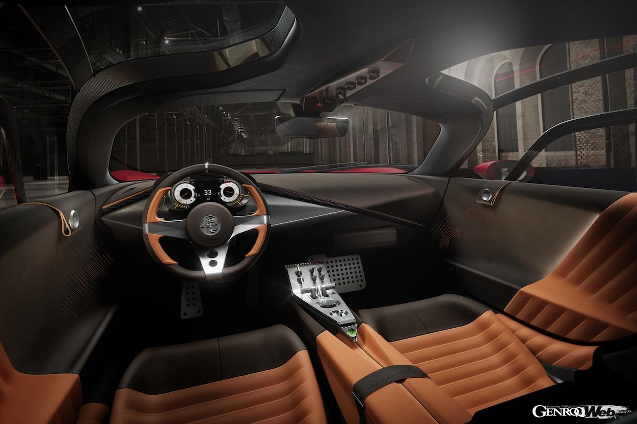 33台限定のスペシャルモデル「アルファロメオ 33 33 ストラダーレ」のコクピット。