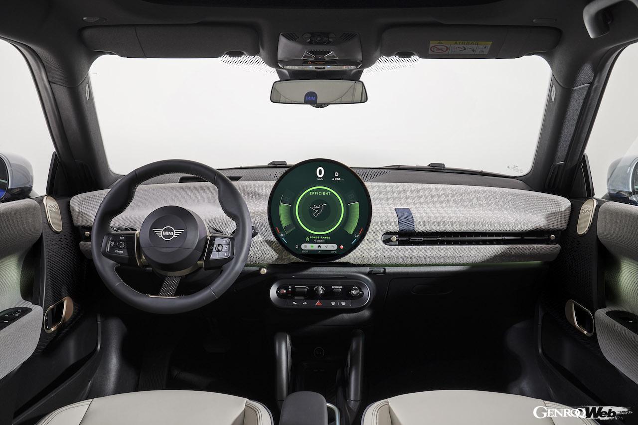 第5世代へと進化した「MINI クーパー 3ドア」のインテリア。