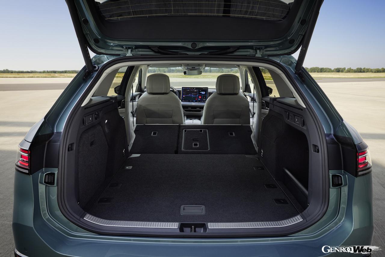 8代目へと進化を果たした「フォルクスワーゲン パサート ヴァリアント」のラゲッジルーム。