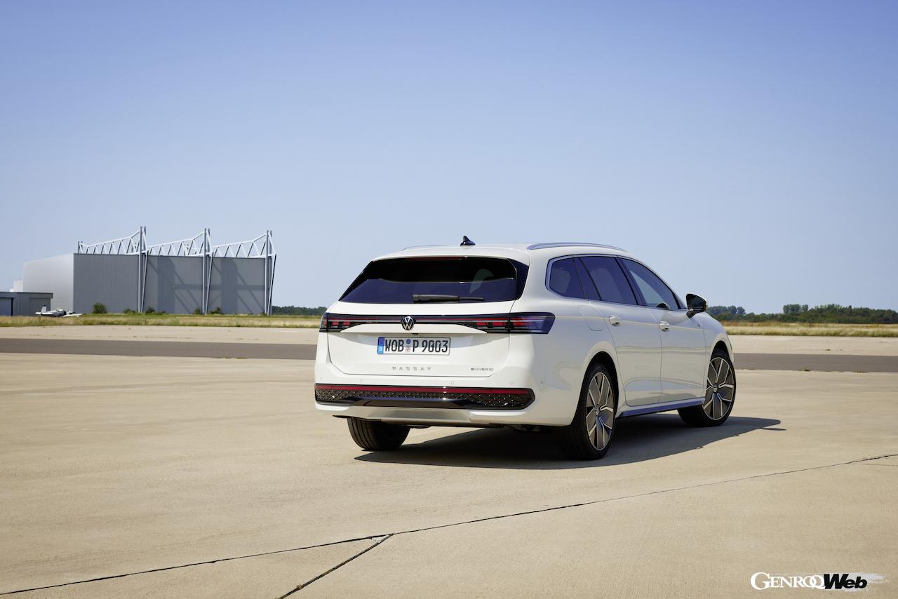 8代目へと進化を果たした「フォルクスワーゲン パサート ヴァリアント」のエクステリア。