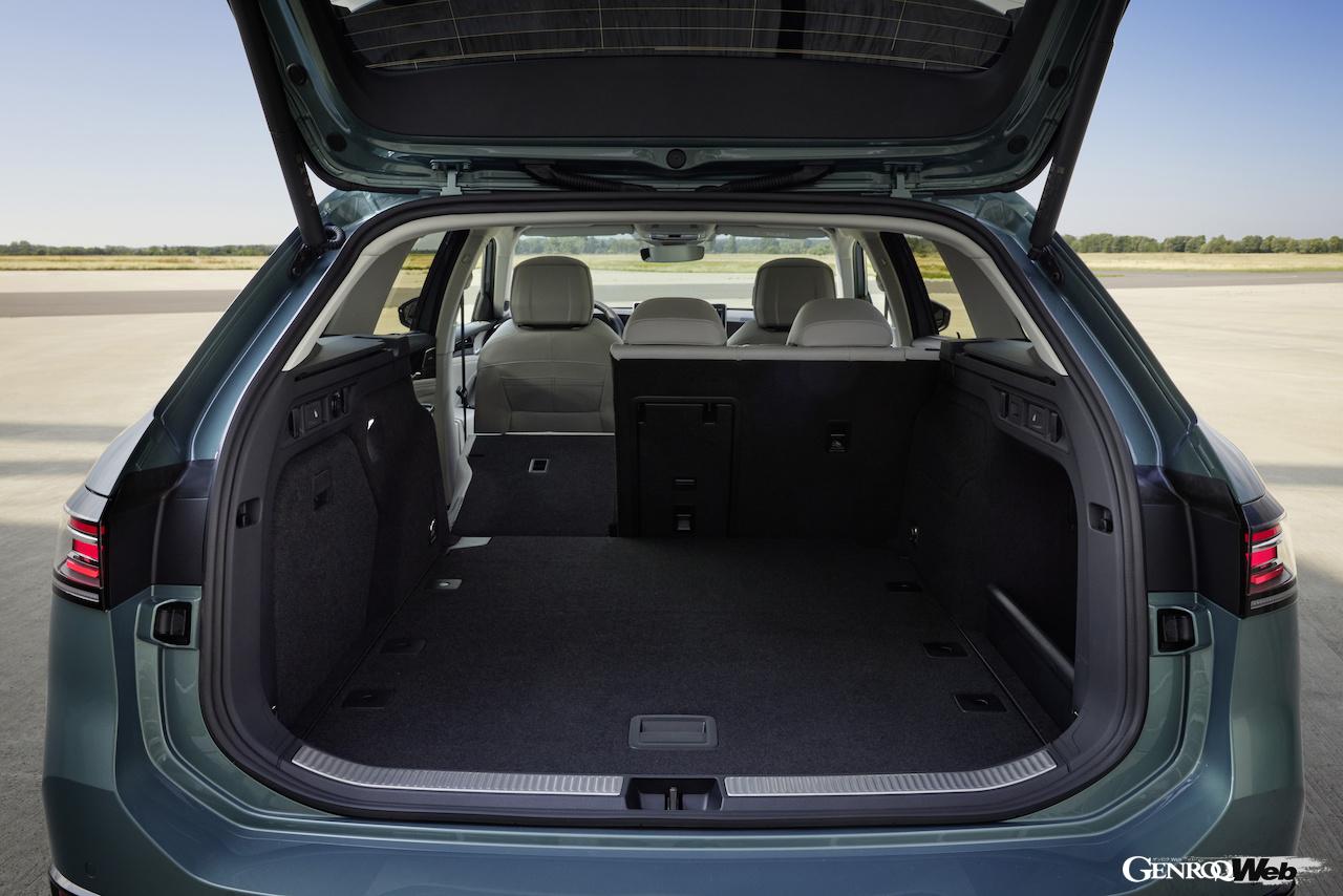 8代目へと進化を果たした「フォルクスワーゲン パサート ヴァリアント」のラゲッジルーム。