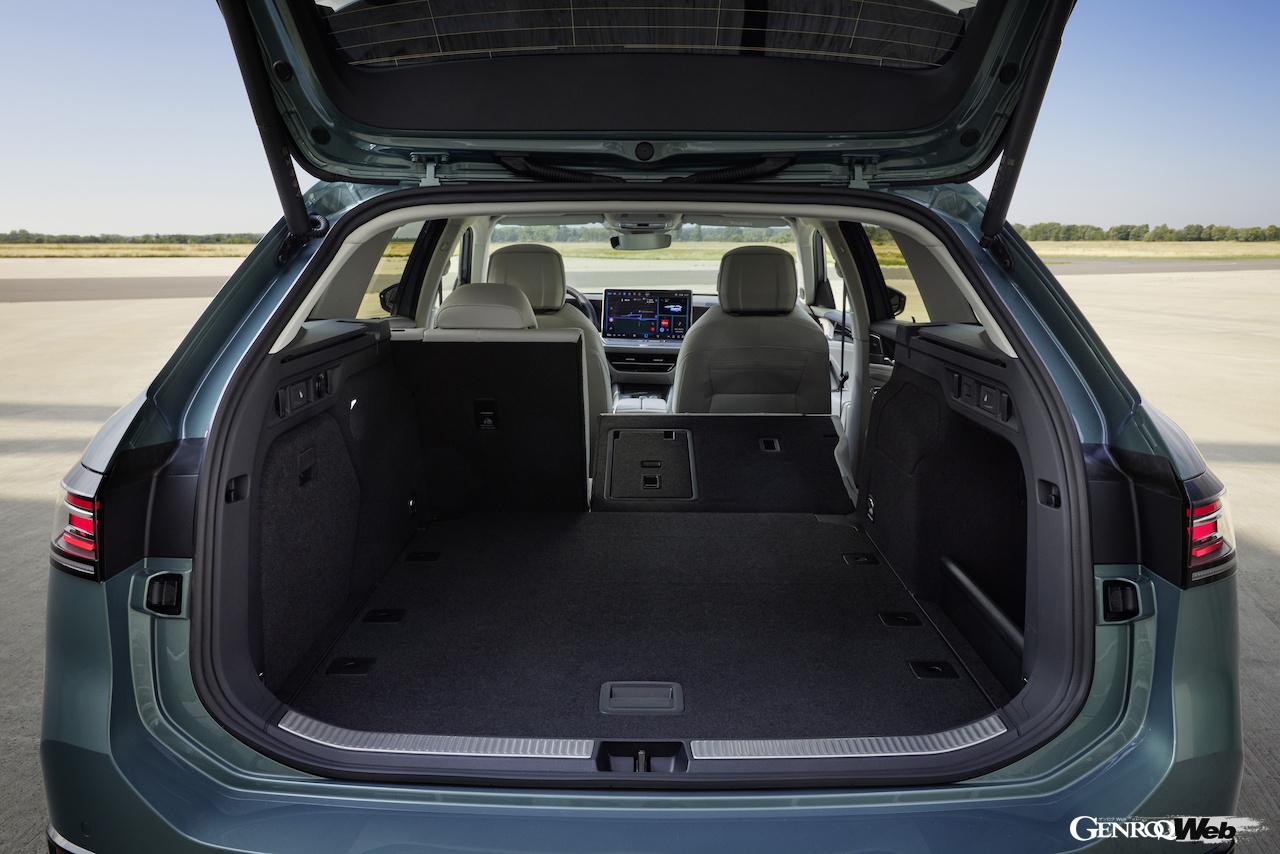 8代目へと進化を果たした「フォルクスワーゲン パサート ヴァリアント」のラゲッジルーム。