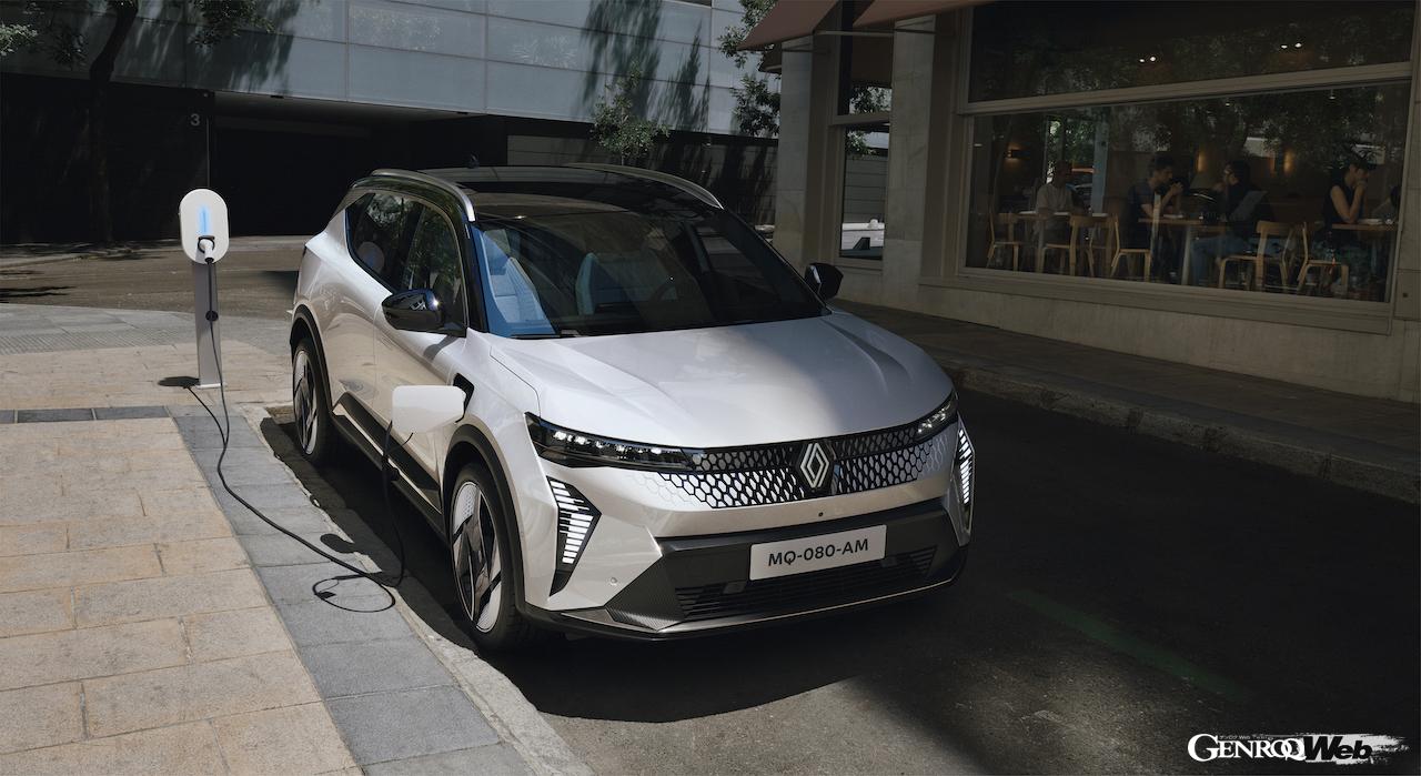 ル電動クロスオーバー「ルノー セニック E-Tech エレクトリック」の走行シーン。