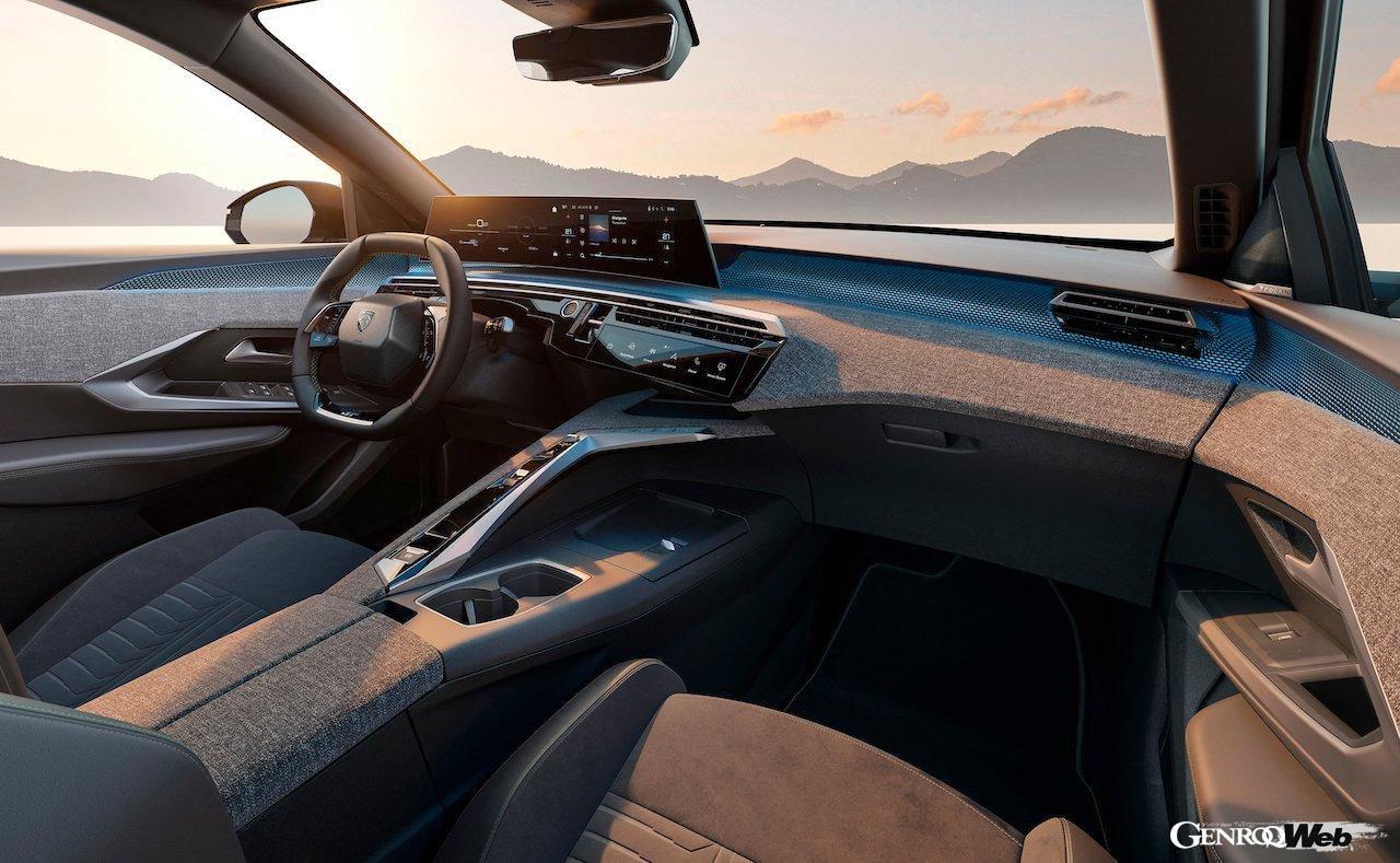 BEVにうまわれ変わった「プジョー E-3008」のインテリア。