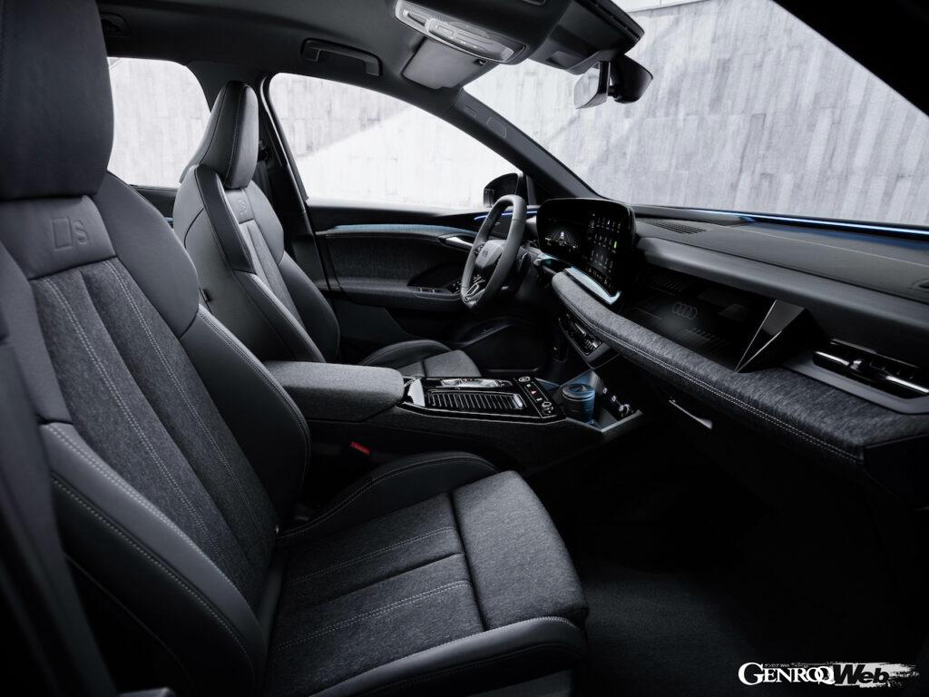 アウディが新たに開発した新世代インテリア・デザインが導入された「Q6 e-tron」。