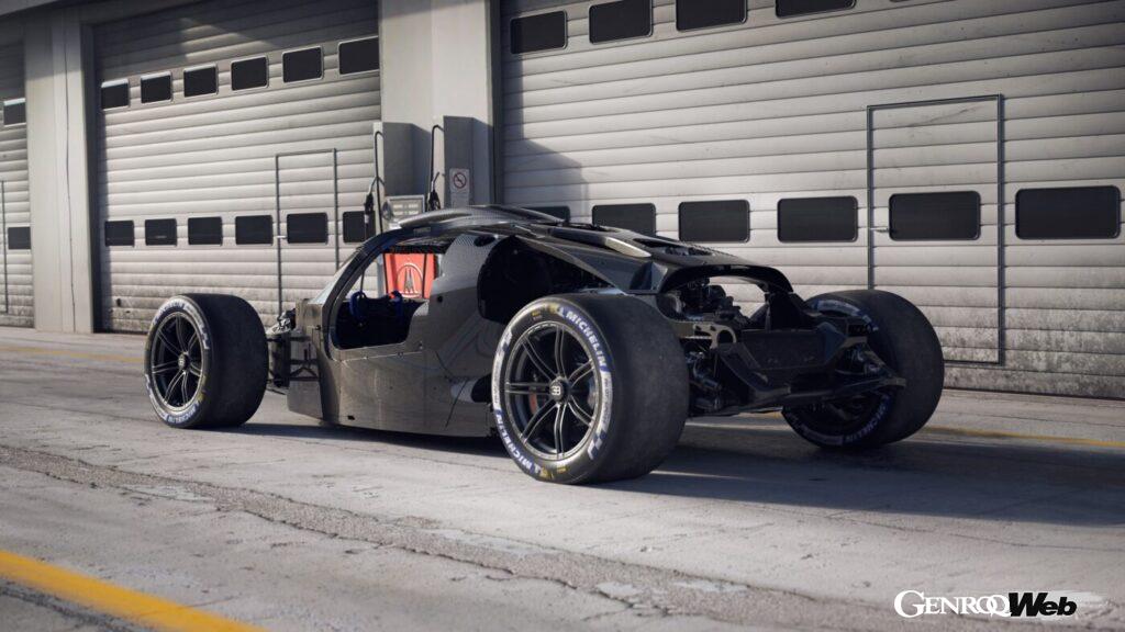 現在、2024年のデリバリーに向けて、開発が続けられているブガッティ ボリードのカーボンファイバー製ものコック。