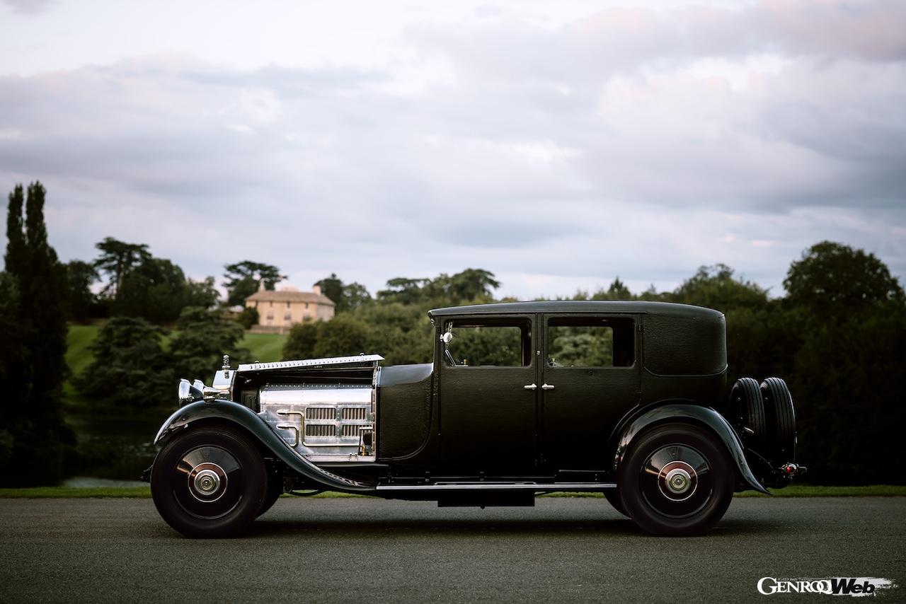 エレクトロジェニックのフル電動「ロールス・ロイス ファントム Ⅱ」のエンジンルームに搭載されたバッテリー。