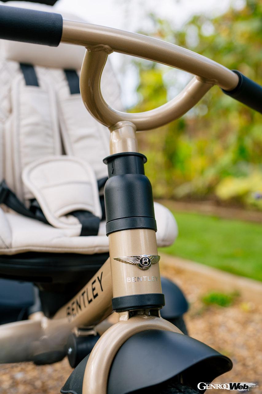 ベントレーのラインアップに、マリナー製モデルの内外装を再現した三輪車「6イン 1 マリナー トライサイクル」が登場した。