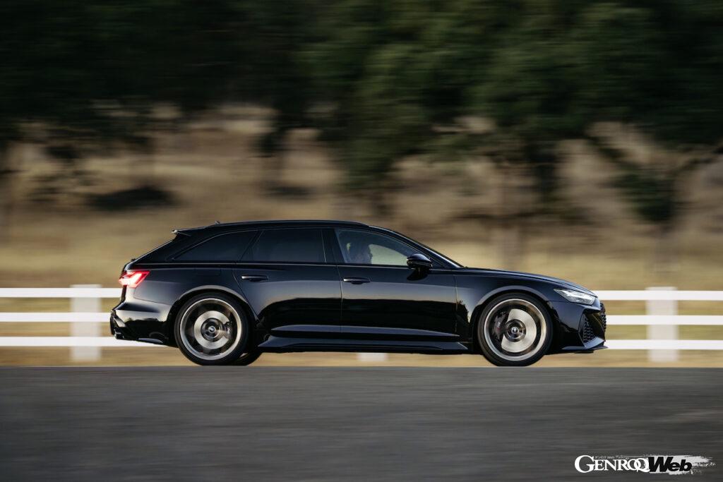 「アウディ RS 6 アバント performance」のエクステリア。