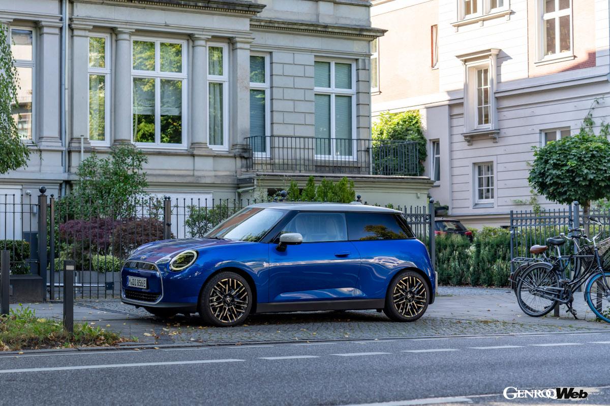 第5世代に進化したMINI クーパーは電動モデルが最初からラインナップされる。