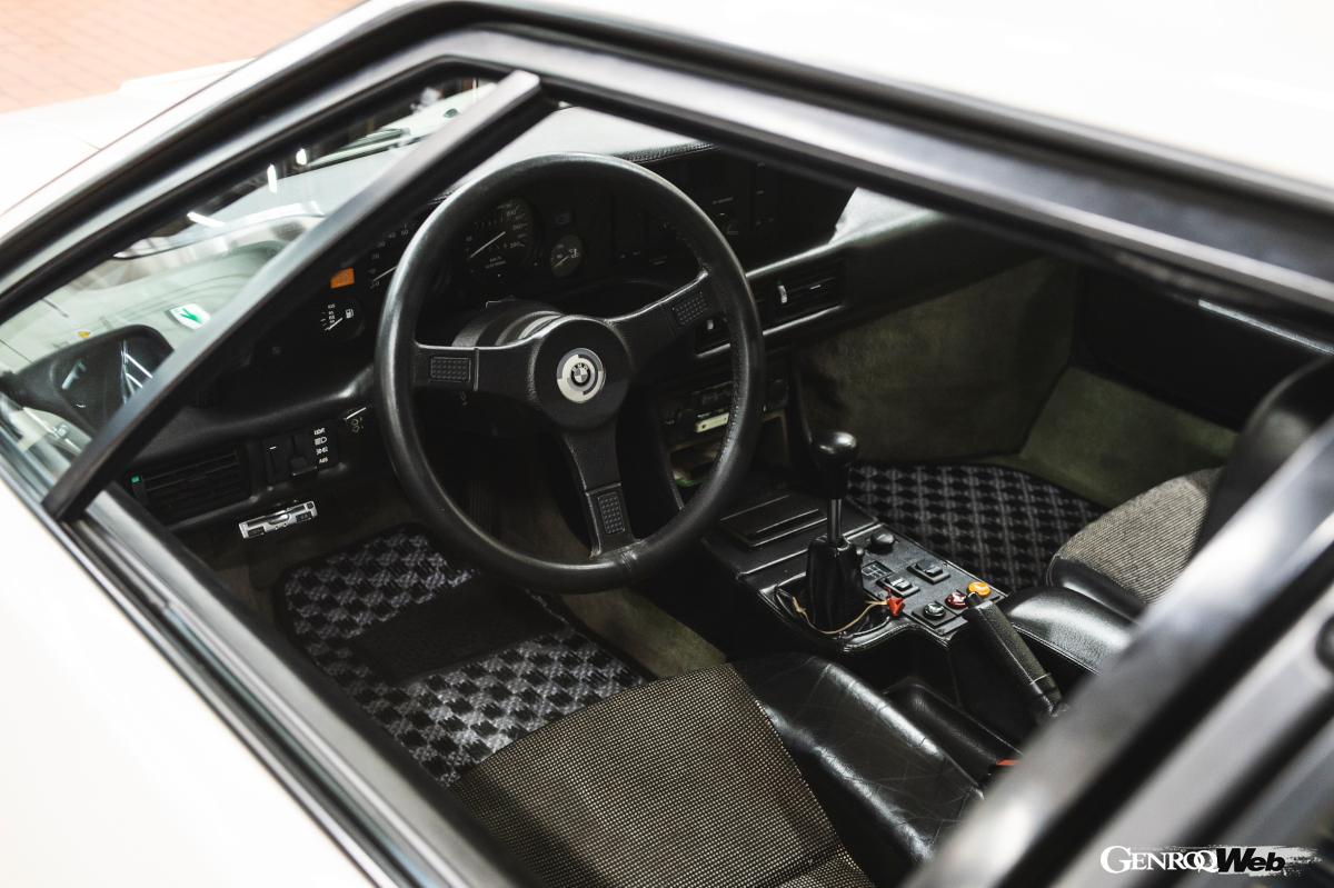 1978年に発表された3.5リッター直6DOHC M88型エンジンを積むミッドシップのスーパーカー「M1」。かつてプロカーのM1を運転したことがあるという。