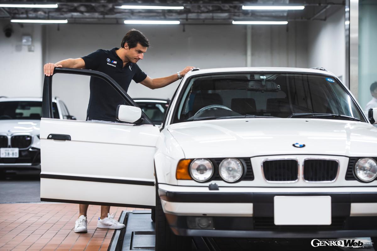 この撮影の後、スーパーGTのレース参戦のために出発するというスペングラーさんは、ギリギリまで多くのクラシックモデルに触れた。