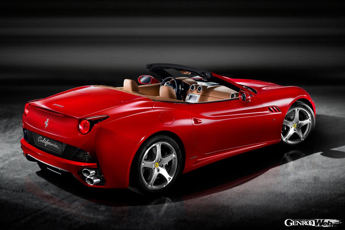 個人的には地味な色がカリフォルニアには似合うと思うけれど、いっそのことベタなロッソにタンかクロでもいい。