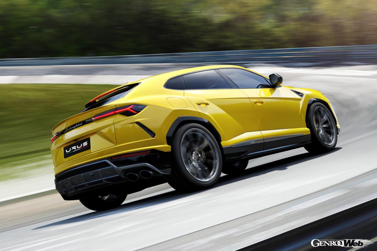 ドライビングモードは「STRADA＝オンロード」「SPORT＝スポーツ」「CORSA＝レース」「NEVE＝スノー」の4つを選択可能。さらにオプションで「TERRA＝オフロード」と「SABBIA＝砂漠」の両モードも追加できる。