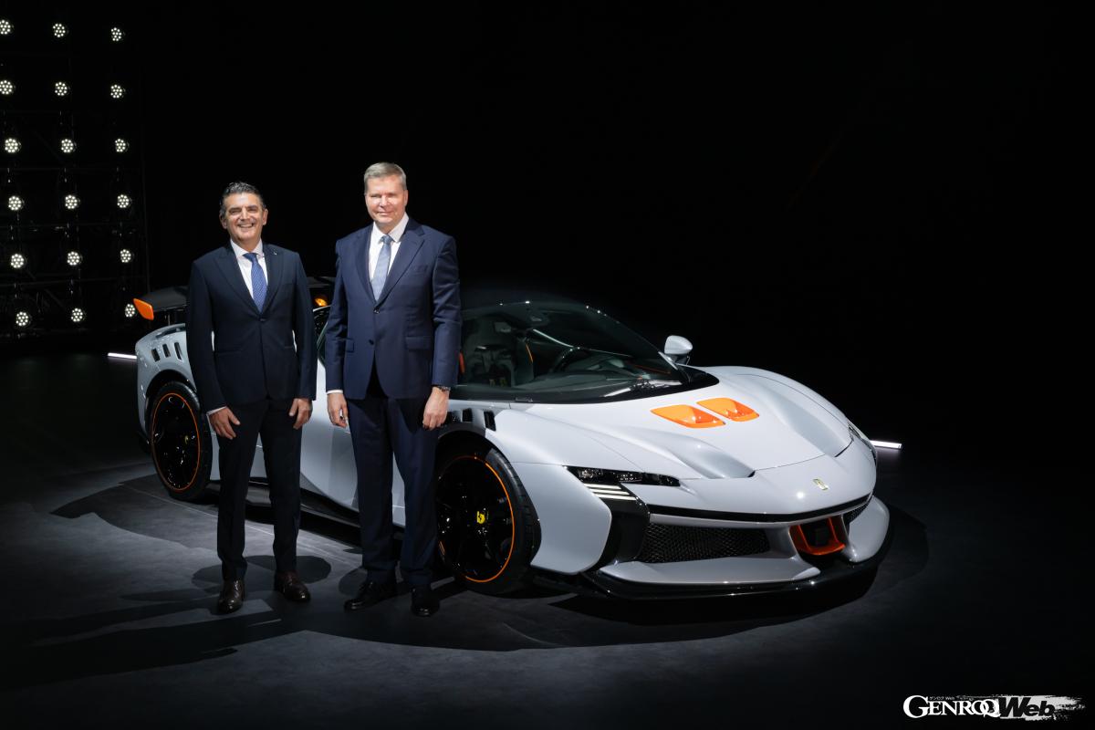発表会にはフェラーリ極東中東地域代表ディーター・クネヒテルとフェラーリ・ジャパン代表取締役社長ドナート・A・ロマニエッロも駆けつけた。