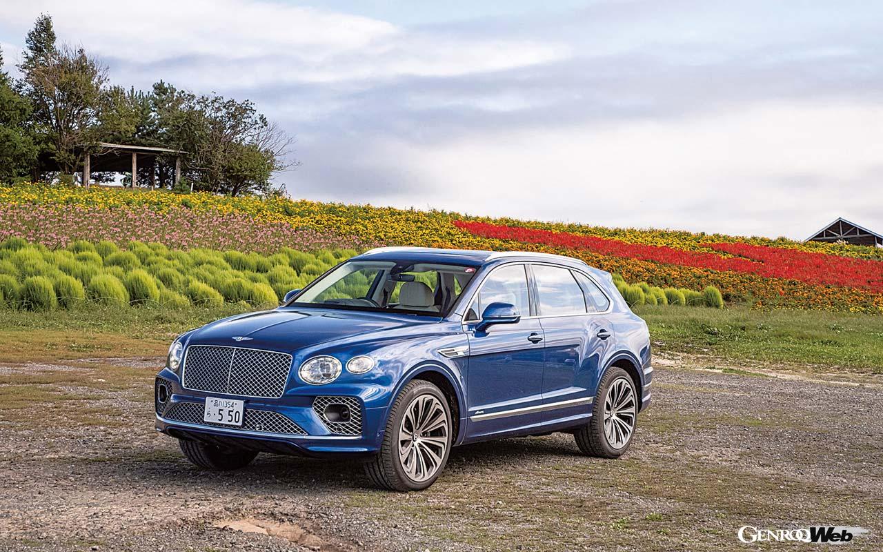 ジェットコースターの路のそばにある展望花畑にて。北海道ではクルマを走らせていると、美しい風景がそこら中に見えて感覚が麻痺してしまう。