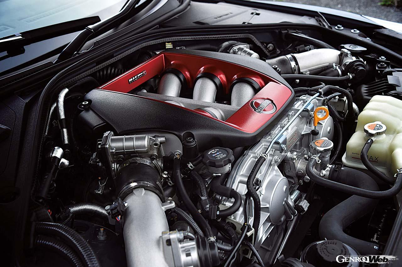 アウトプット600PS/652Nmを発生する珠玉の3.8リッターV6ツインターボユニットを搭載する。