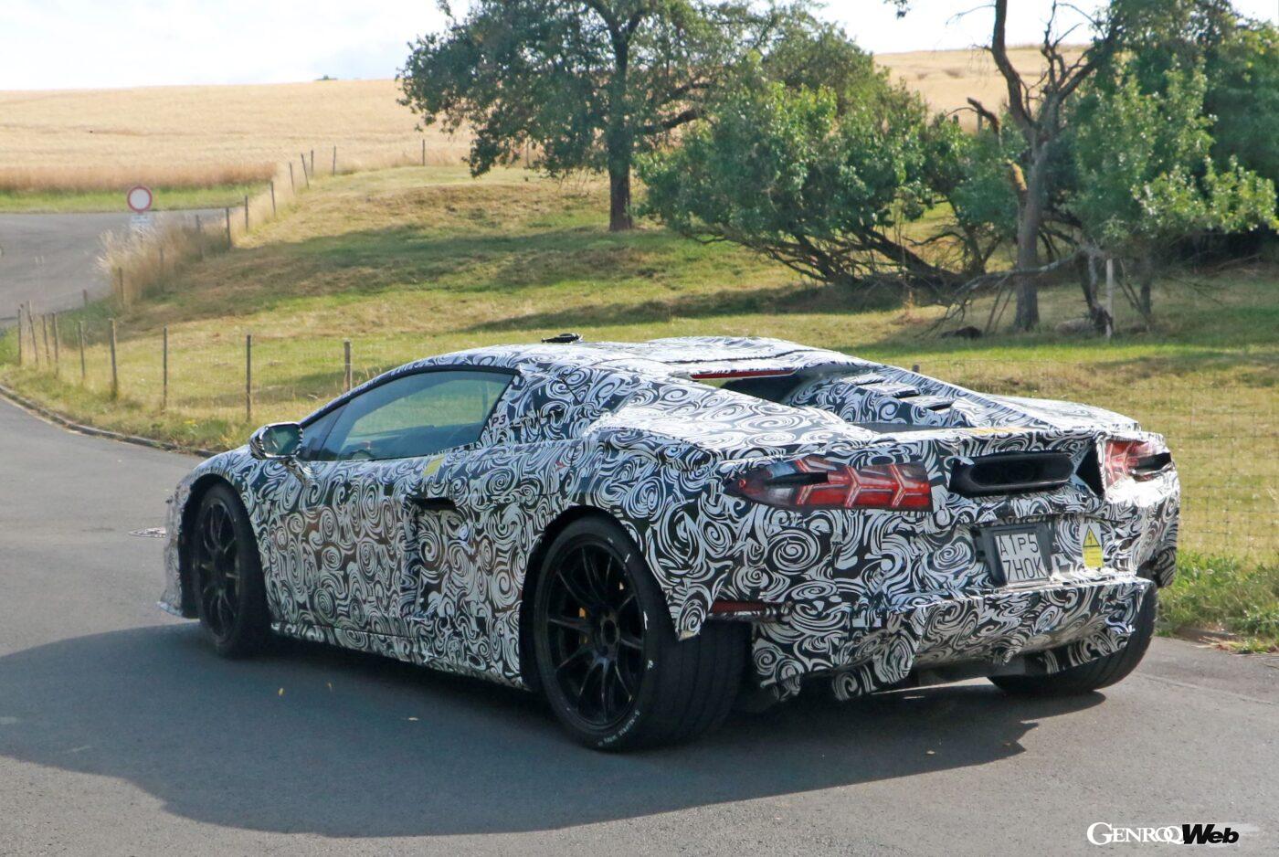 ギヤボックスはレヴエルトと共通化されるもようだ。