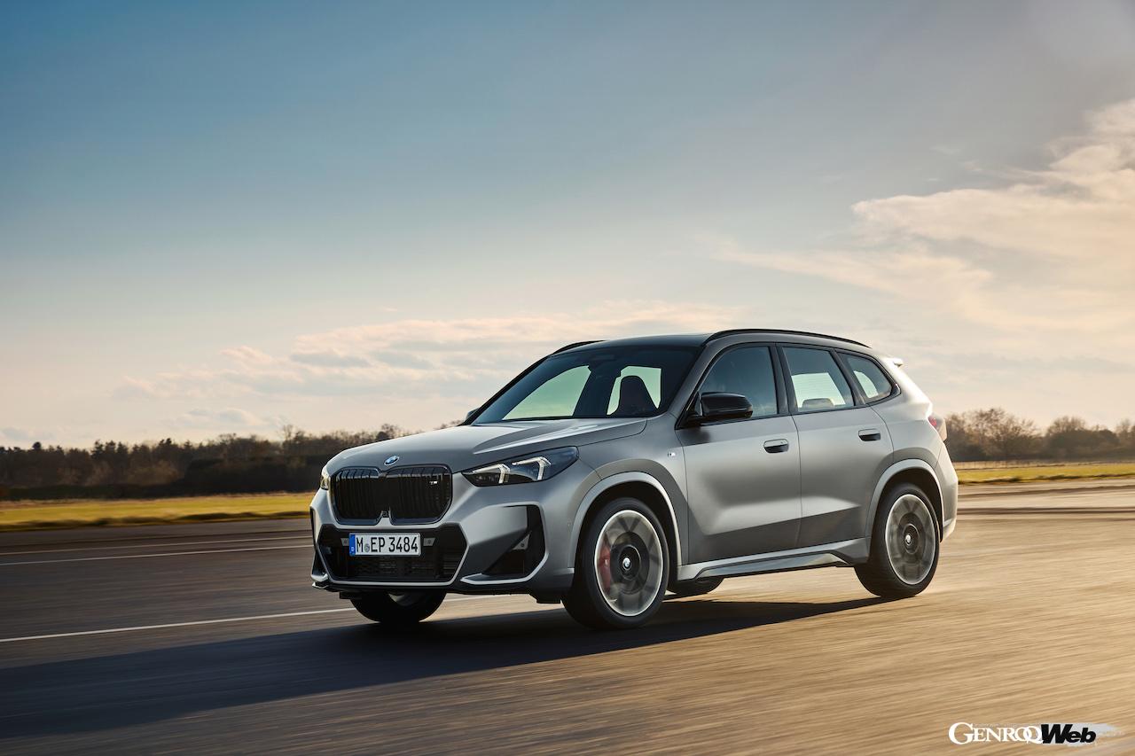 コンパクトSAV初のMパフォーマンス仕様「BMW X1 M35i xDrive」の走行シーン。