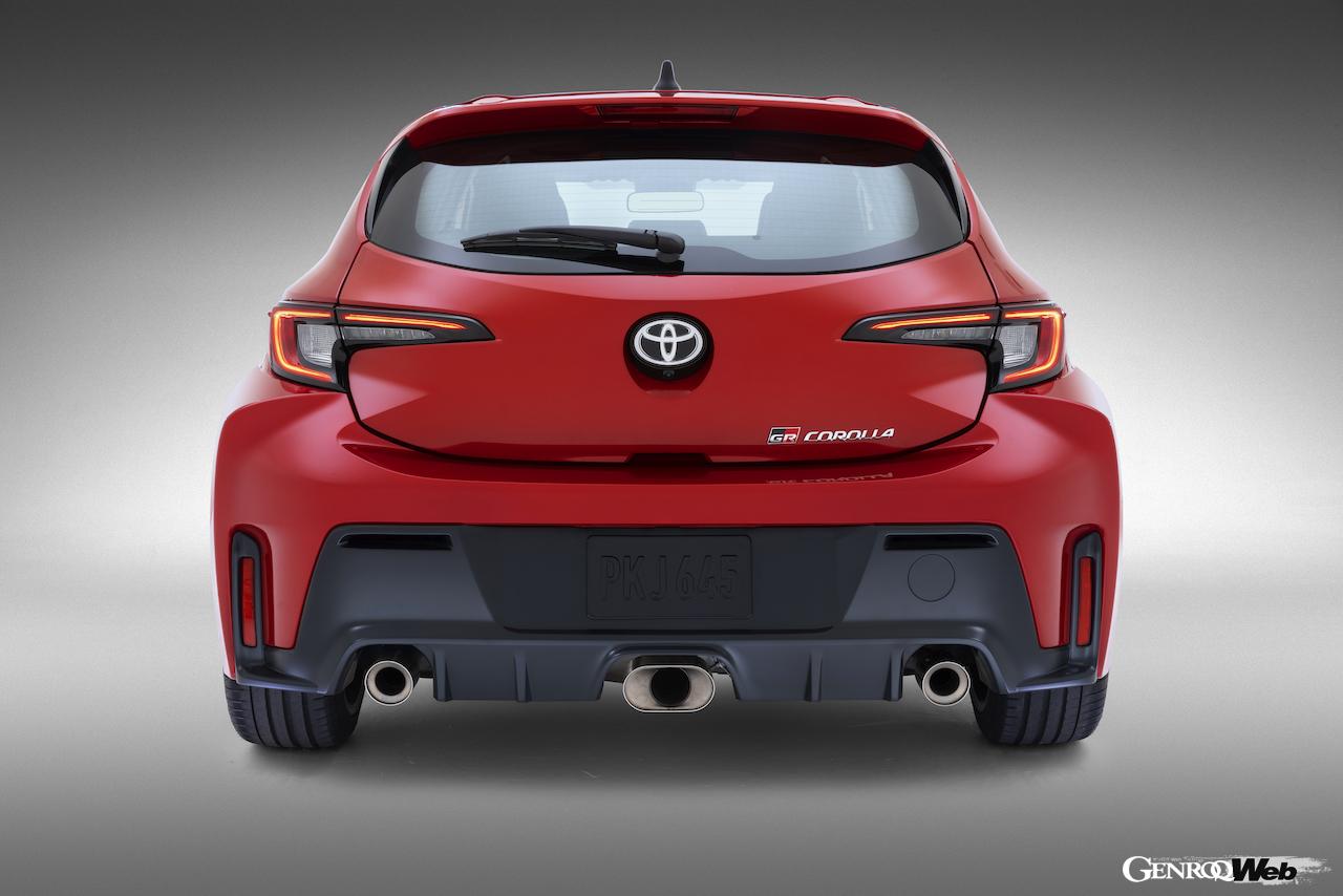 パフォーマンスハッチバック「GRカローラ」2024年モデルのエクステリア。