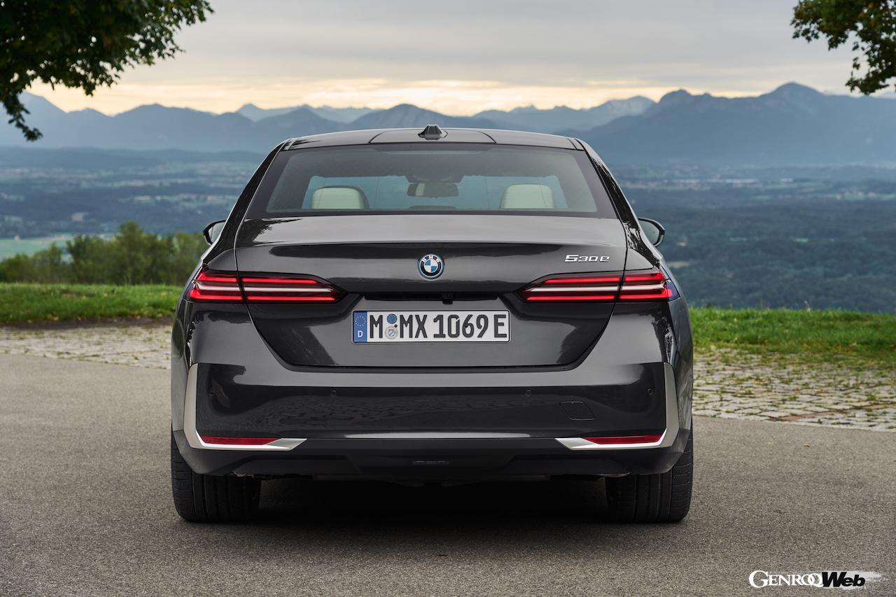 プラグインハイブリッド仕様「BMW 530e セダン」のエクステリア。