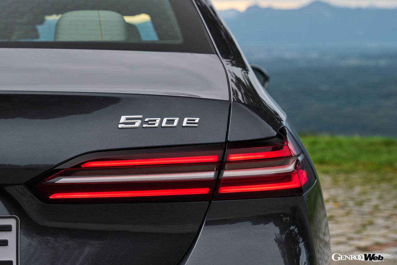 プラグインハイブリッド仕様「BMW 530e セダン」のエクステリア。