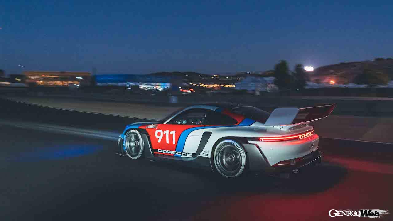 限定77台が製造されるトラックカー「ポルシェ 911 GT3 R レンシュポルト」の走行シーン。