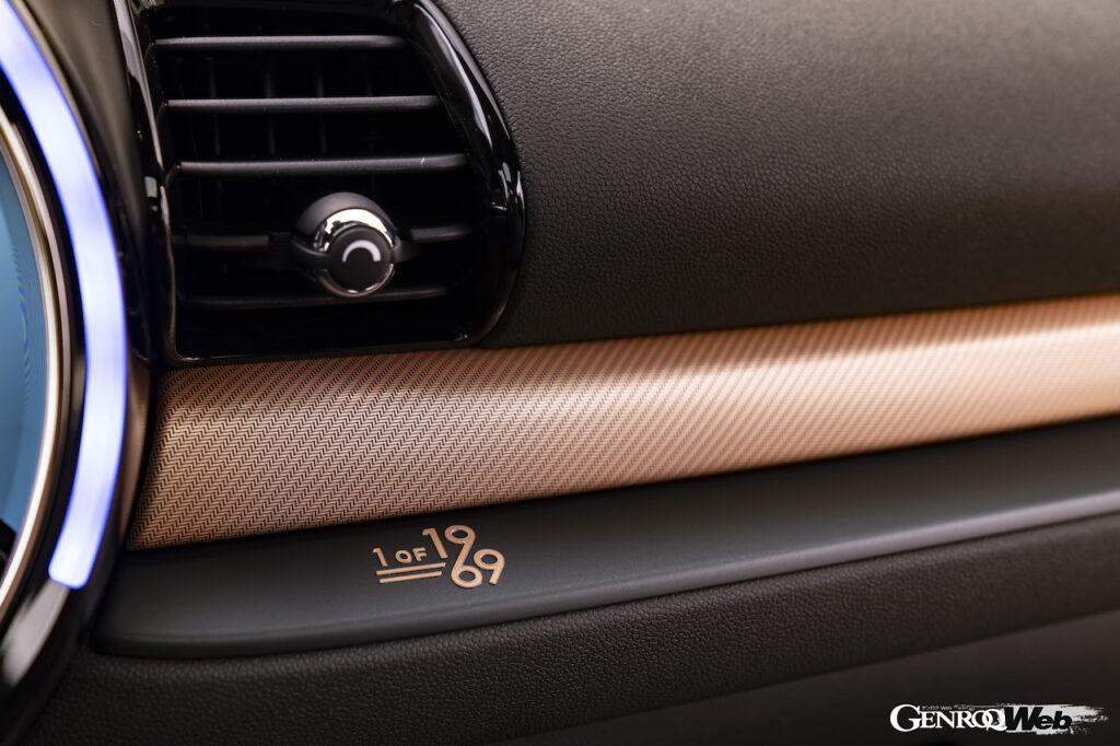 世界限定1969台が販売される「MINI クラブマン ファイナル・エディション」のインテリア。