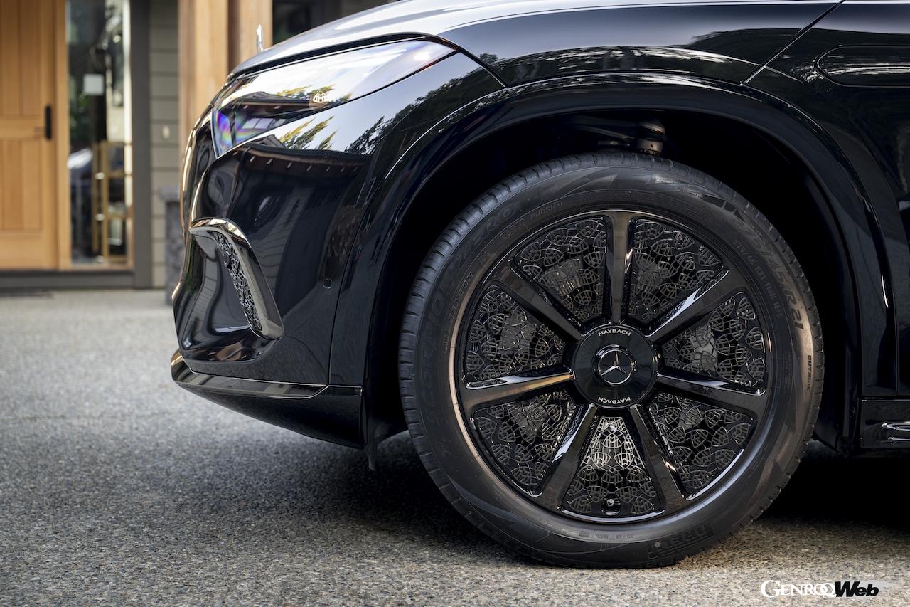 メルセデスの最高級フル電動SUV「メルセデス・マイバッハ EQS 680 SUV」のエクステリア。