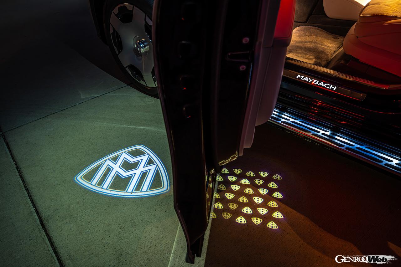 メルセデスの最高級フル電動SUV「メルセデス・マイバッハ EQS 680 SUV」のインテリア。