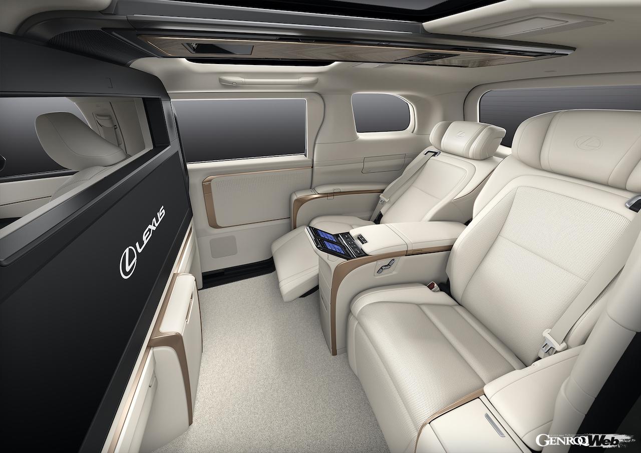 レクサスの最上級ピープルムーバー「LM」のインテリア。