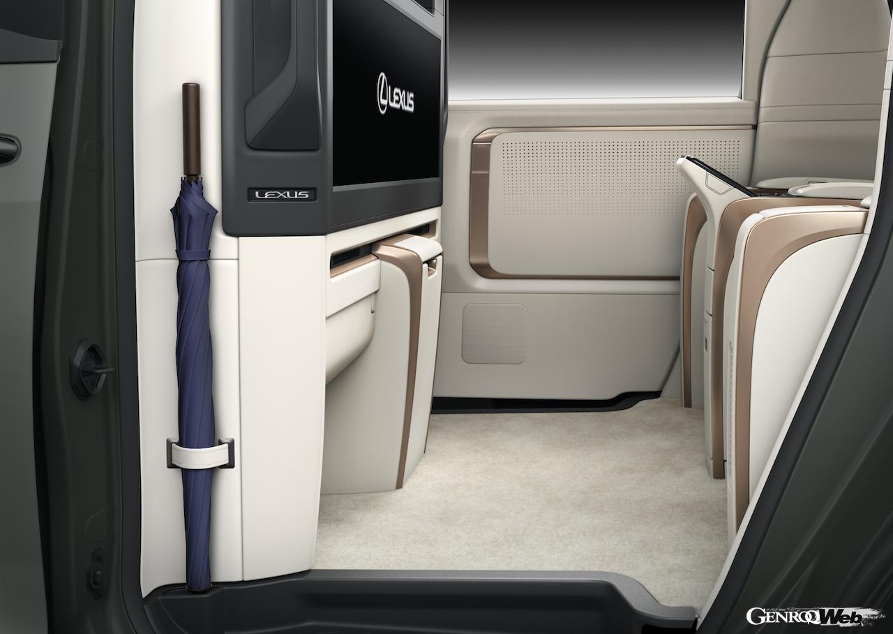 レクサスの最上級ピープルムーバー「LM」のインテリア。