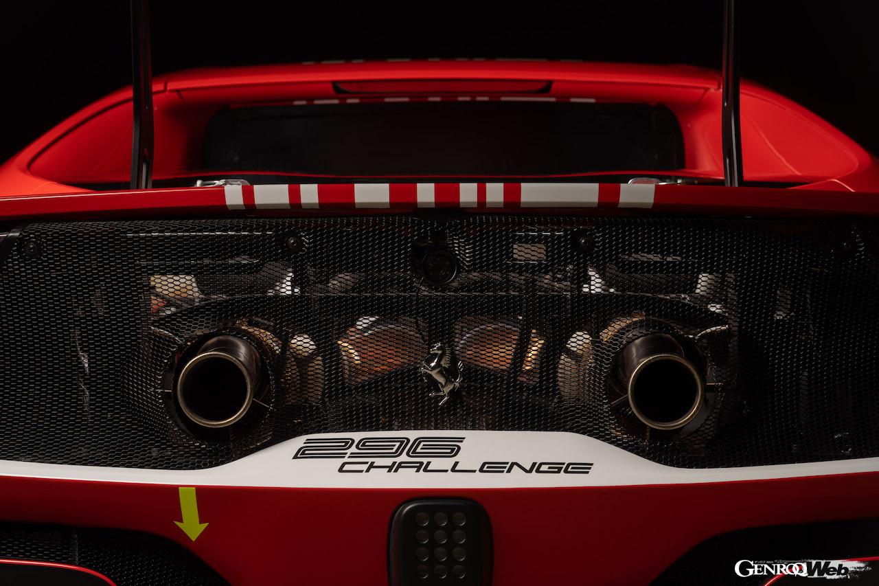 396 GTBからハイブリッドデバイスが取り外され、3.0リッターV型6気筒ツインターボは、最高出力700PSを発揮。出力比は234cv/Lを達成している。