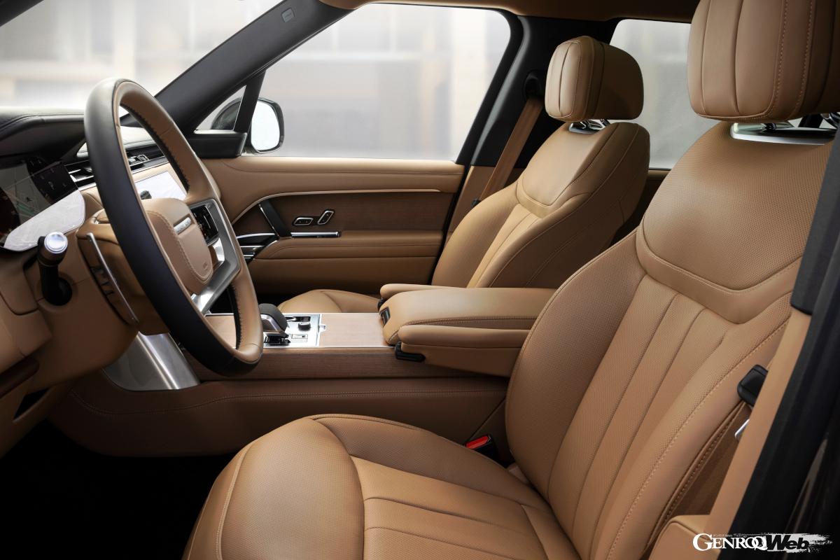 レンジローバーはロングホイールベース仕様があり、3列シートの7人乗りも用意される。