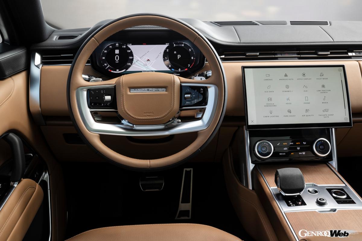 レンジローバーはロングホイールベース仕様があり、3列シートの7人乗りも用意される。