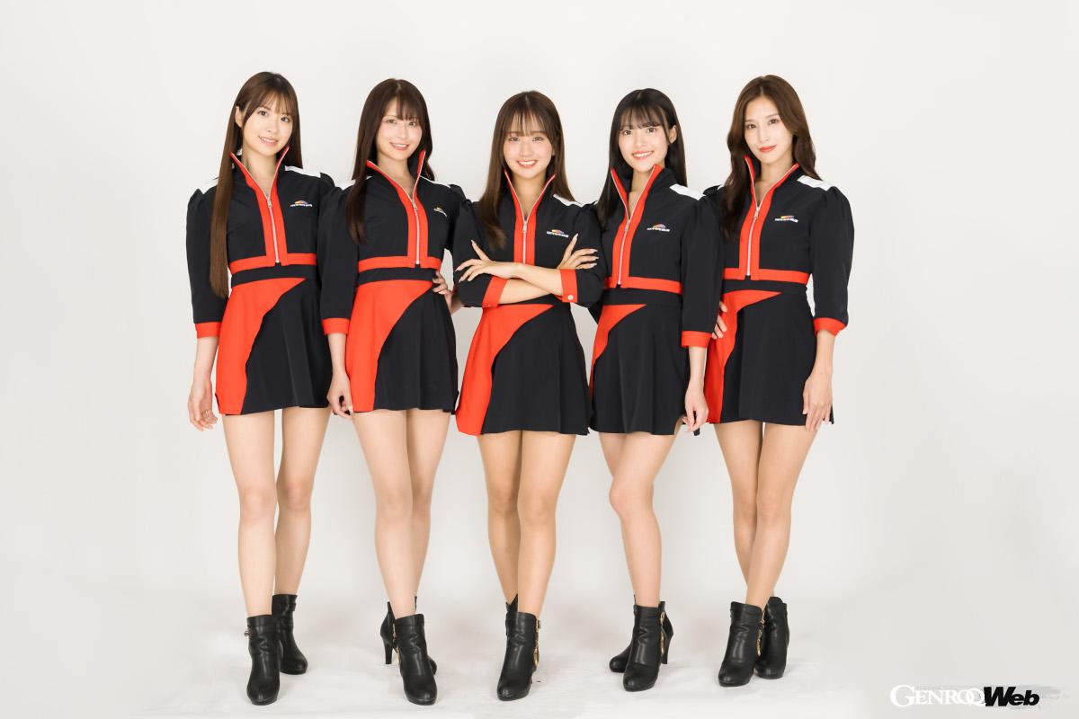 1月28日（土）の一般公開日初日には、TOKYO AUTO SALON 2024イメージガール“A-class”の5人も来場するという。（写真左から）松田 蘭、佐々木 美乃里、森脇 梨々夏、菅原 早記、益田 アンナ。