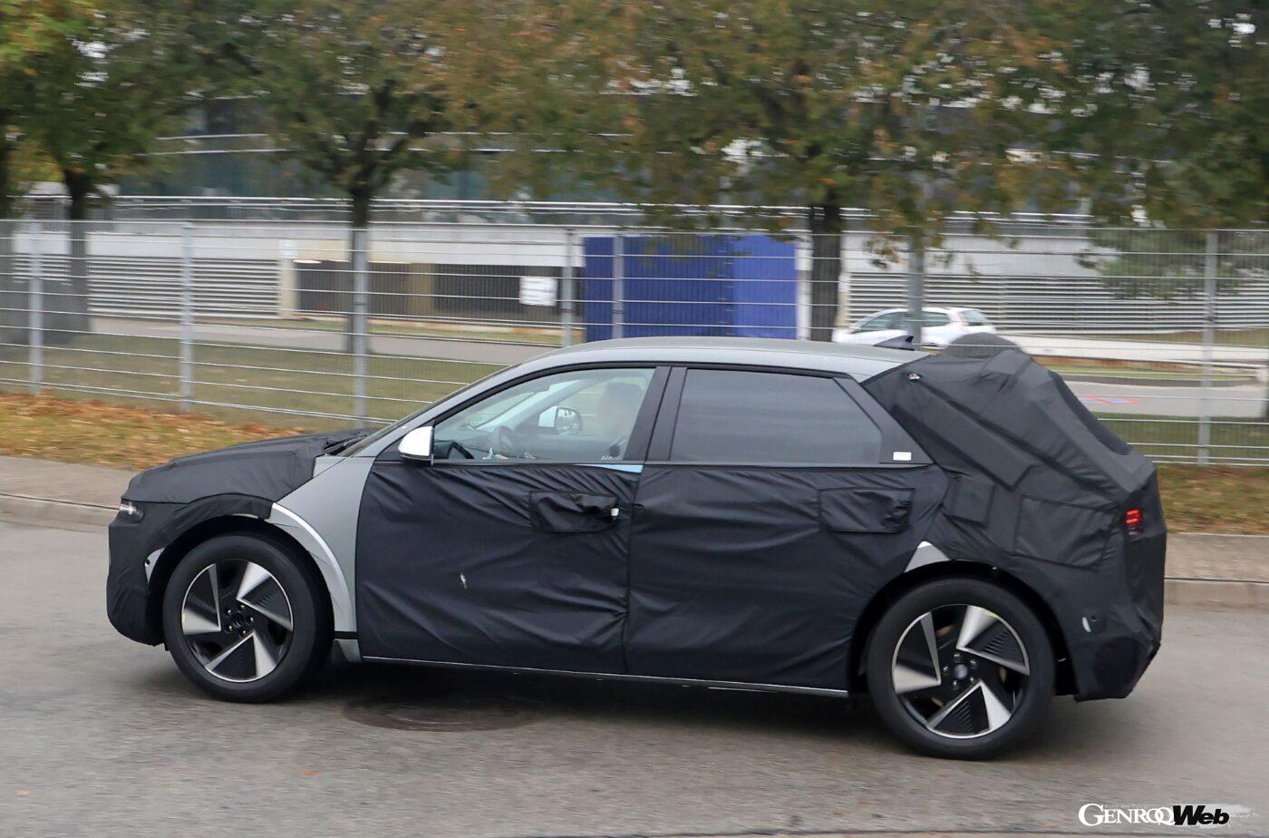 はっきりとはわからないが、ダッシュボード上のディスプレイが変更される可能性もゼロではないだろう。