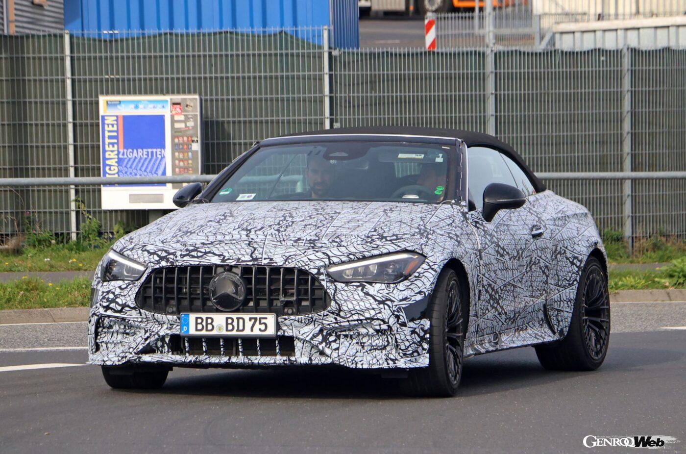 CLEはCクラスとEクラスのクーペを統合して今年の夏にデビュー。欧州では11月から販売が始まった。