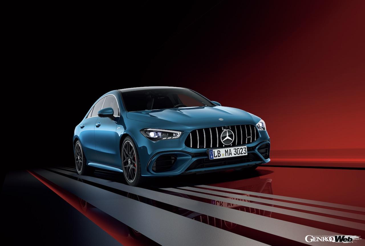 パワーユニットは、ドイツ・アファルターバッハにおいてハンドメイドで組み立てられた、2.0リッター直列4気筒「M139」ターボエンジンをを搭載。最高出力は421PSと、スポーツカーにも互するパフォーマンスが与えられている。