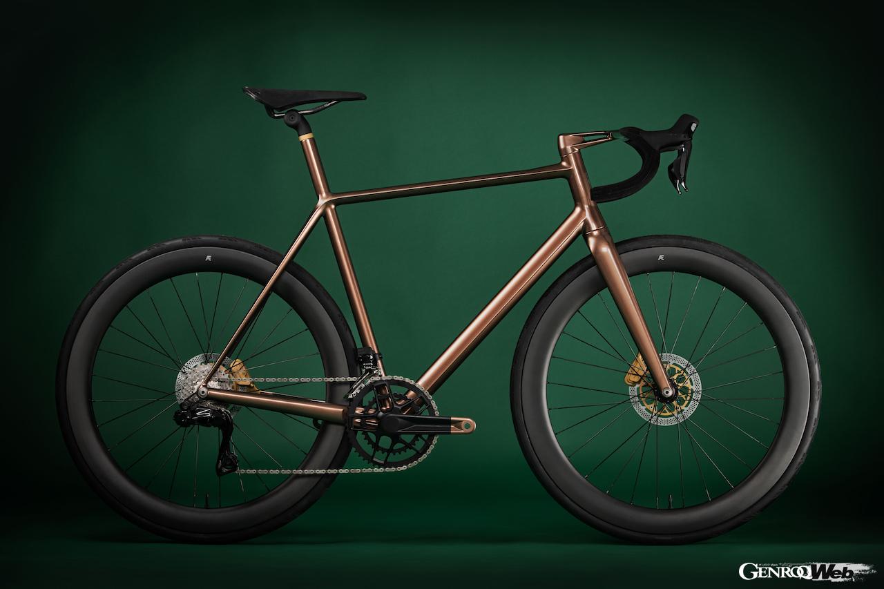 アストンマーティンとJ.ラベラックがコラボした「J.ラベラック アストンマーティン.1R」のエクステリア。